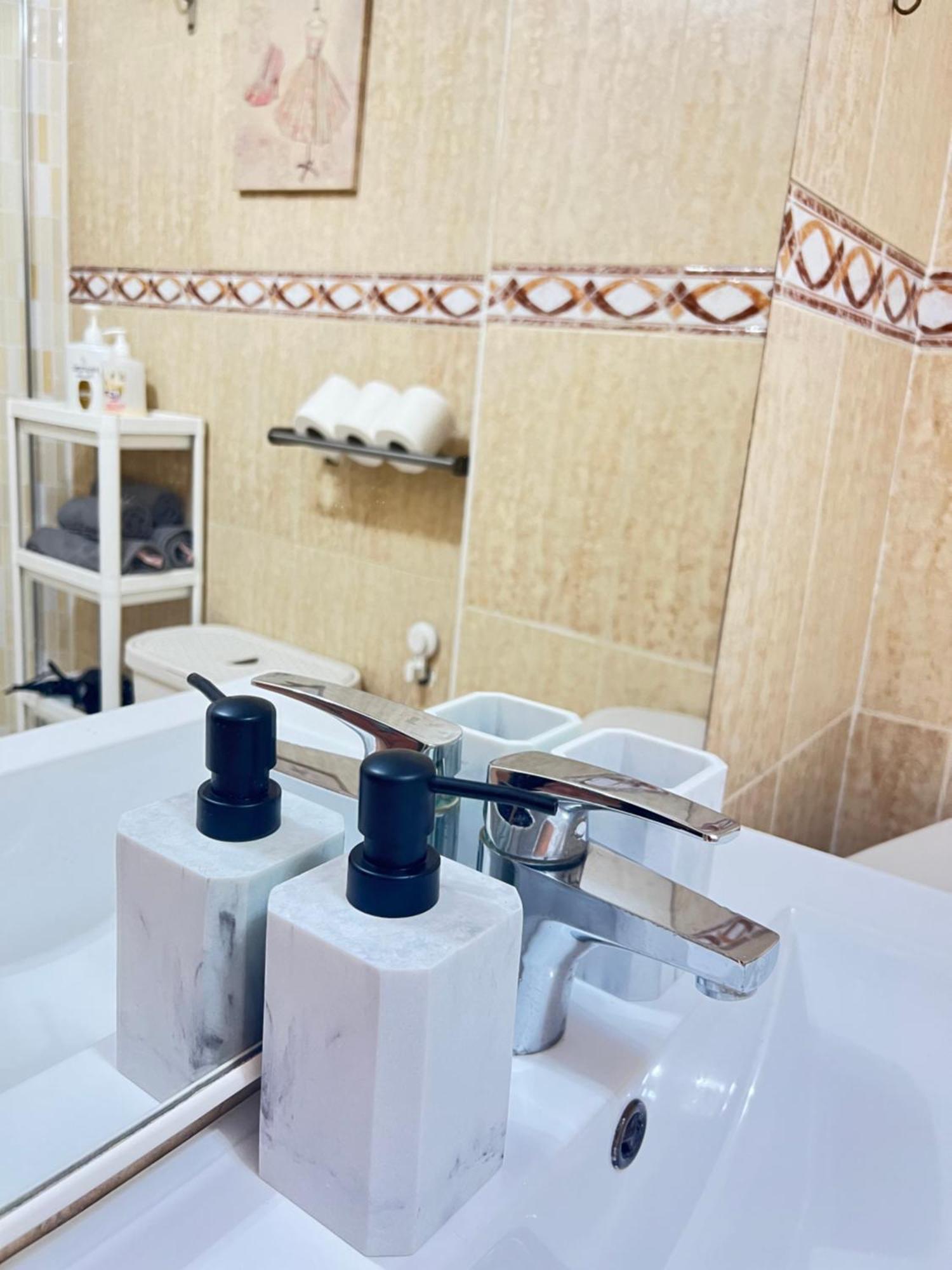 Renovated Cosy Studio 350 M Playa Del Cura, With Official Touristic License Torrevieja Eksteriør billede